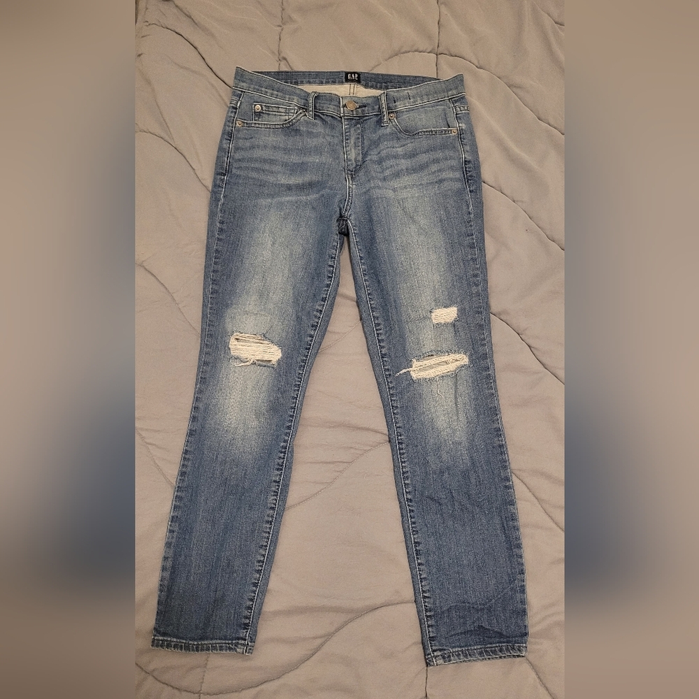 GAP Women's Light Blue Distressed Skinny Jeans